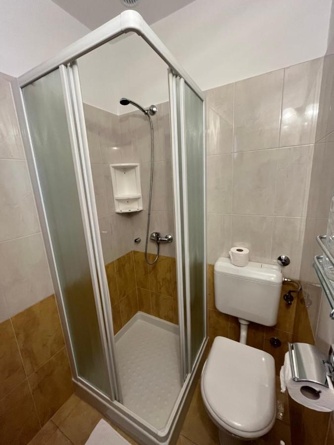 Rooms Danica Poreč Exteriör bild